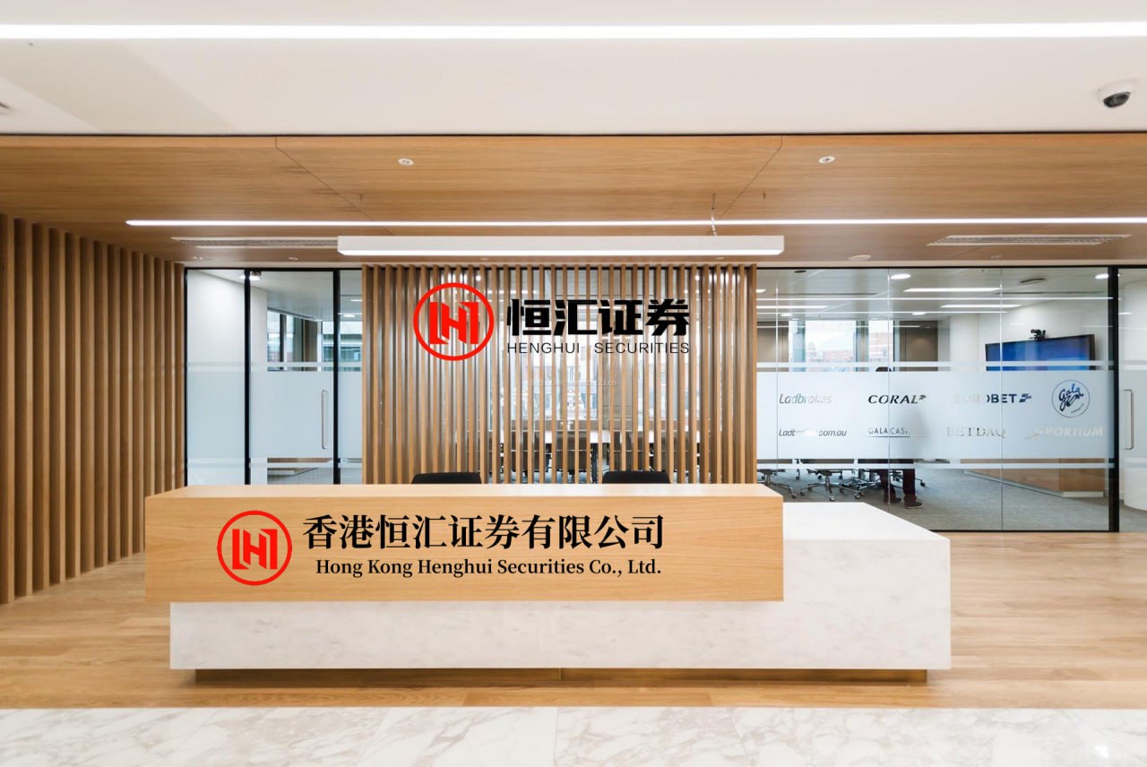爱策略 马蓉现状曝光：五千万赔光 资金链断裂 超市上夜班 干力气活